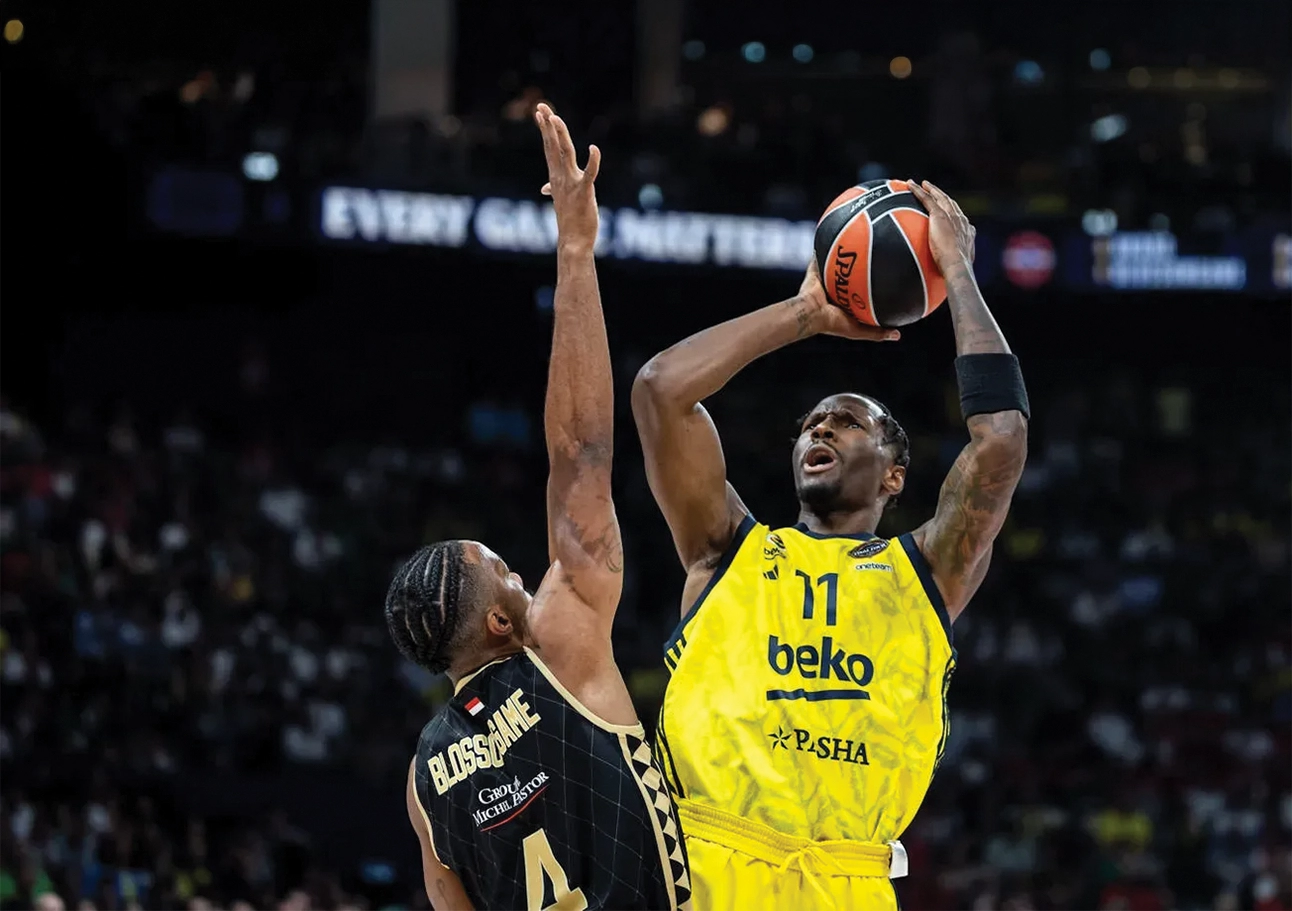 Nigel Hayes-Davis100