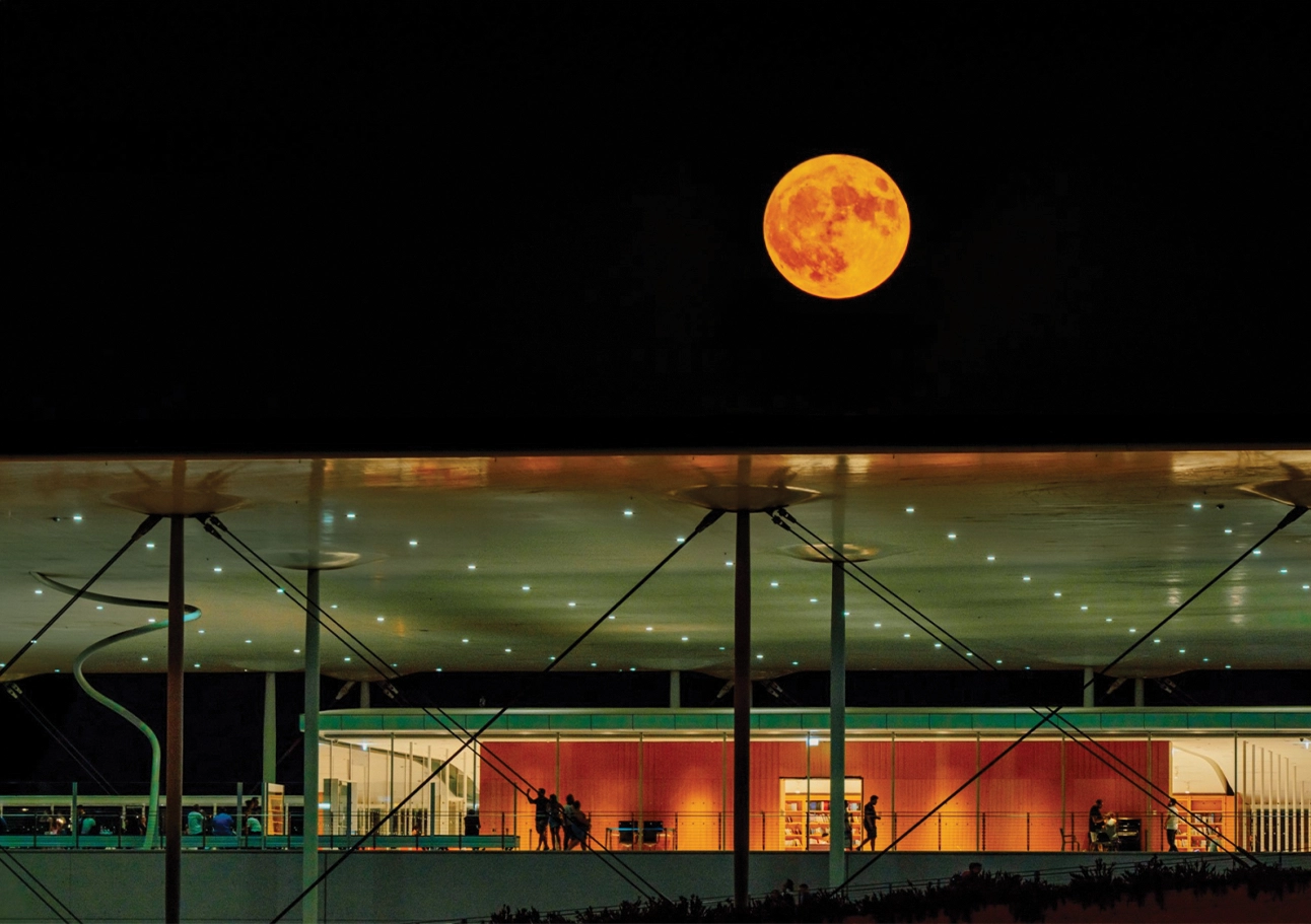 full-moon-niarchos
